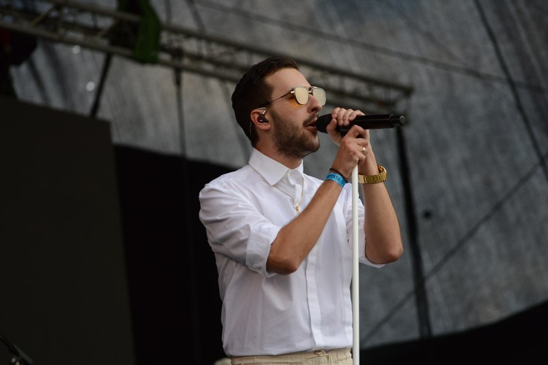Igo in concert